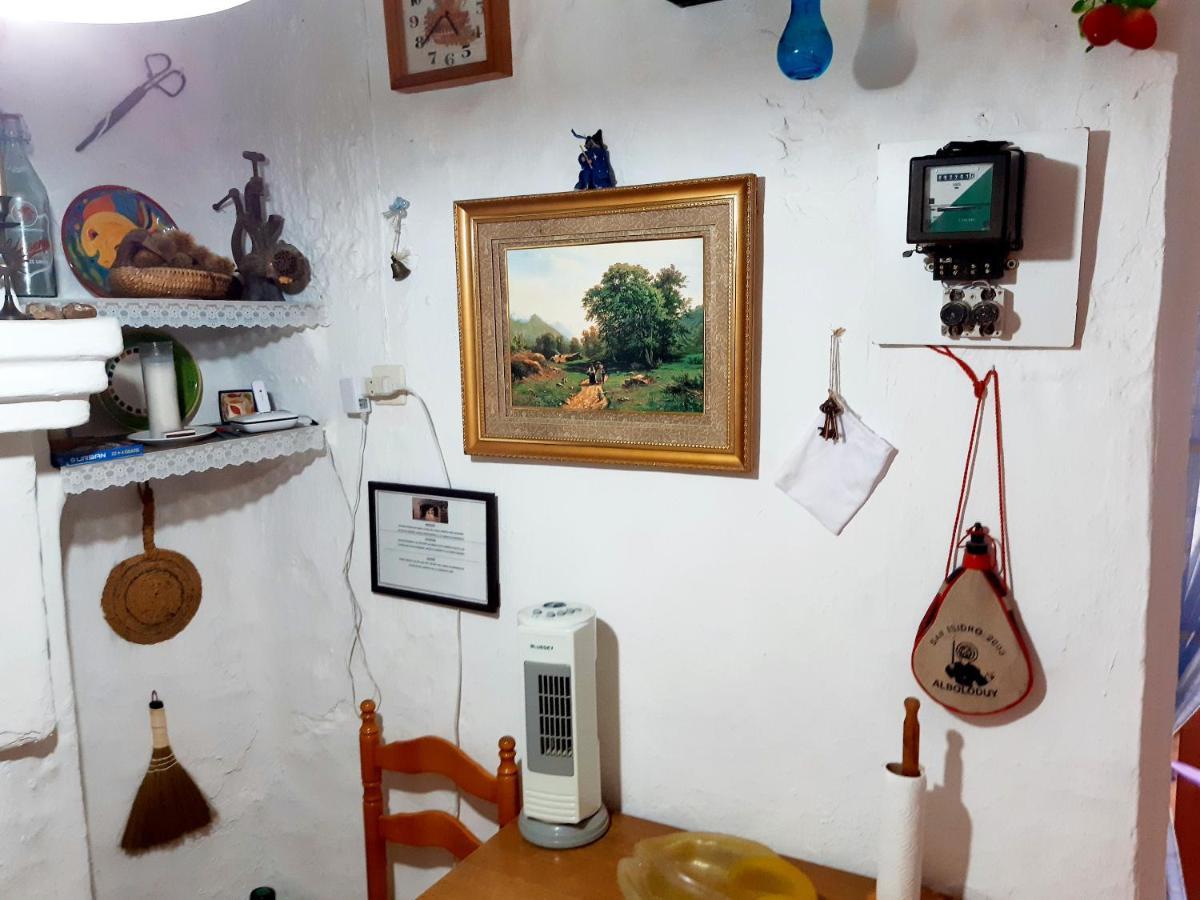 Charming House In Illar With Mountain View And Balcony Villa Eksteriør bilde
