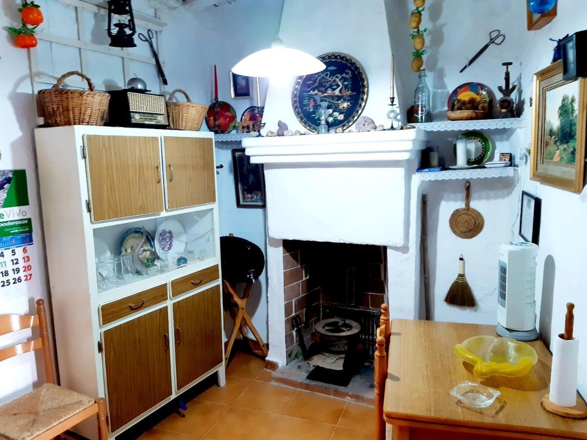 Charming House In Illar With Mountain View And Balcony Villa Eksteriør bilde