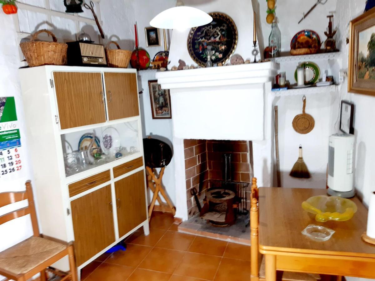 Charming House In Illar With Mountain View And Balcony Villa Eksteriør bilde